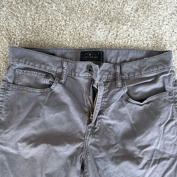 Lucky Brand Men’s Grey 121 Heritage Slim Jeans - Picture 3 of 4